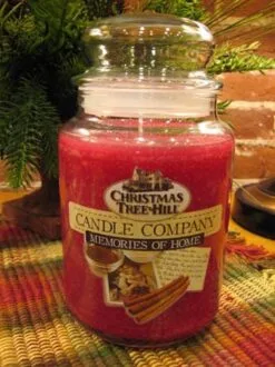 Christmas Tree Hill Candle - Memories Of Home - 26oz