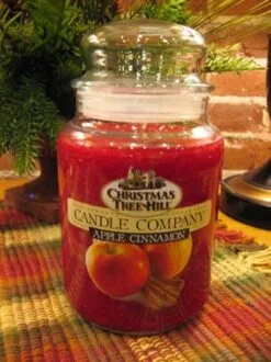 Christmas Tree Hill Candle - Apple Cinnamon - 26oz